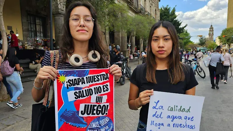 Manifestación agua contaminada y olorosa en Guadalajara 3